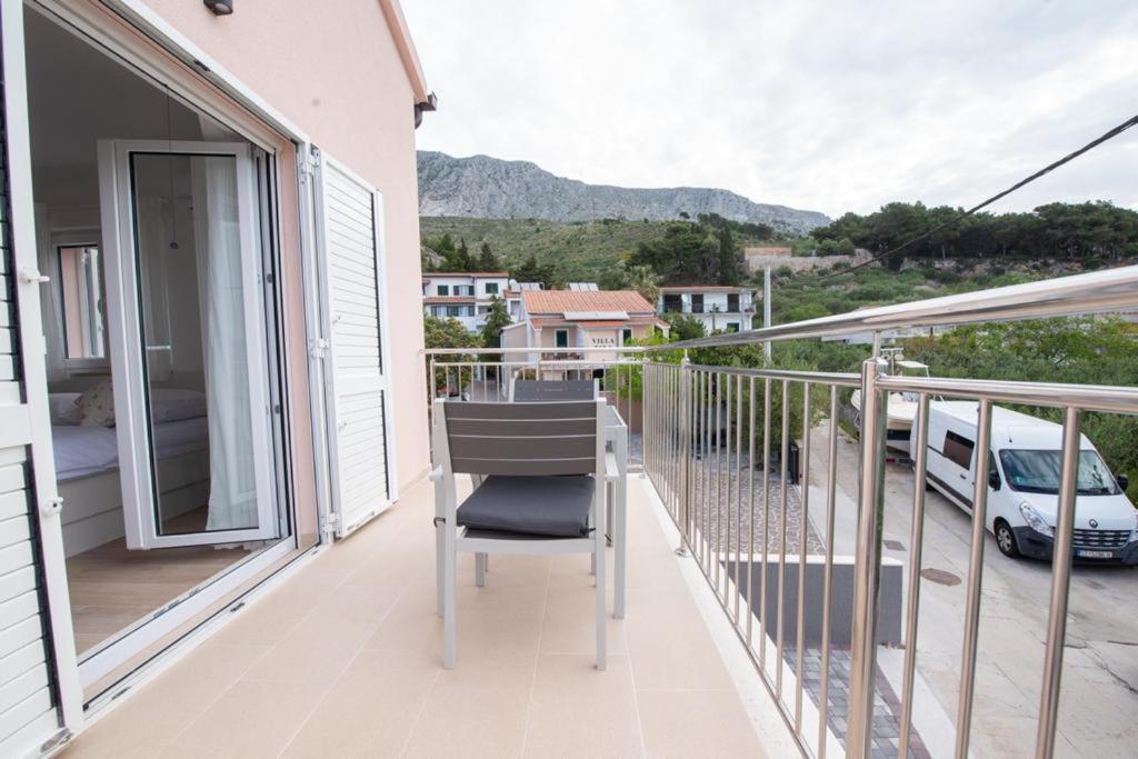 Charming Apartments Duce Omiš Buitenkant foto